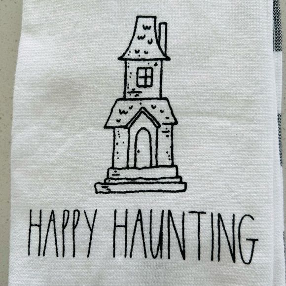 Rae Dunn Halloween Kitchen Towels Trick or Treat Happy Haunting Set of 3 NWT - Picture 6 of 6